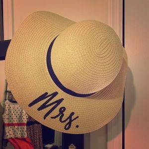 “Mrs.” Floppy Hat